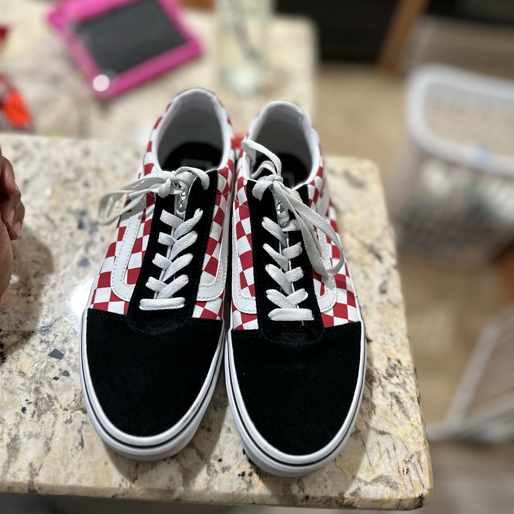 Vans 9.5 in woman red black and white